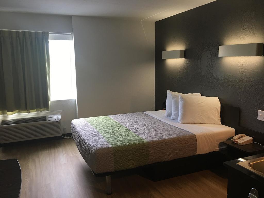 Studio 6-Indianapolis, In Стая снимка